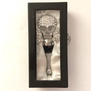 Unique Skull w/Rhinestones Bottle Stopper